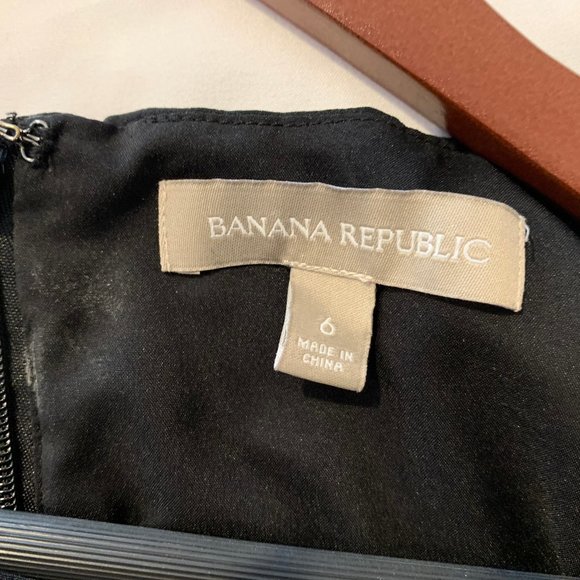 Banana Republic black peplum back zip top - Picture 3 of 3